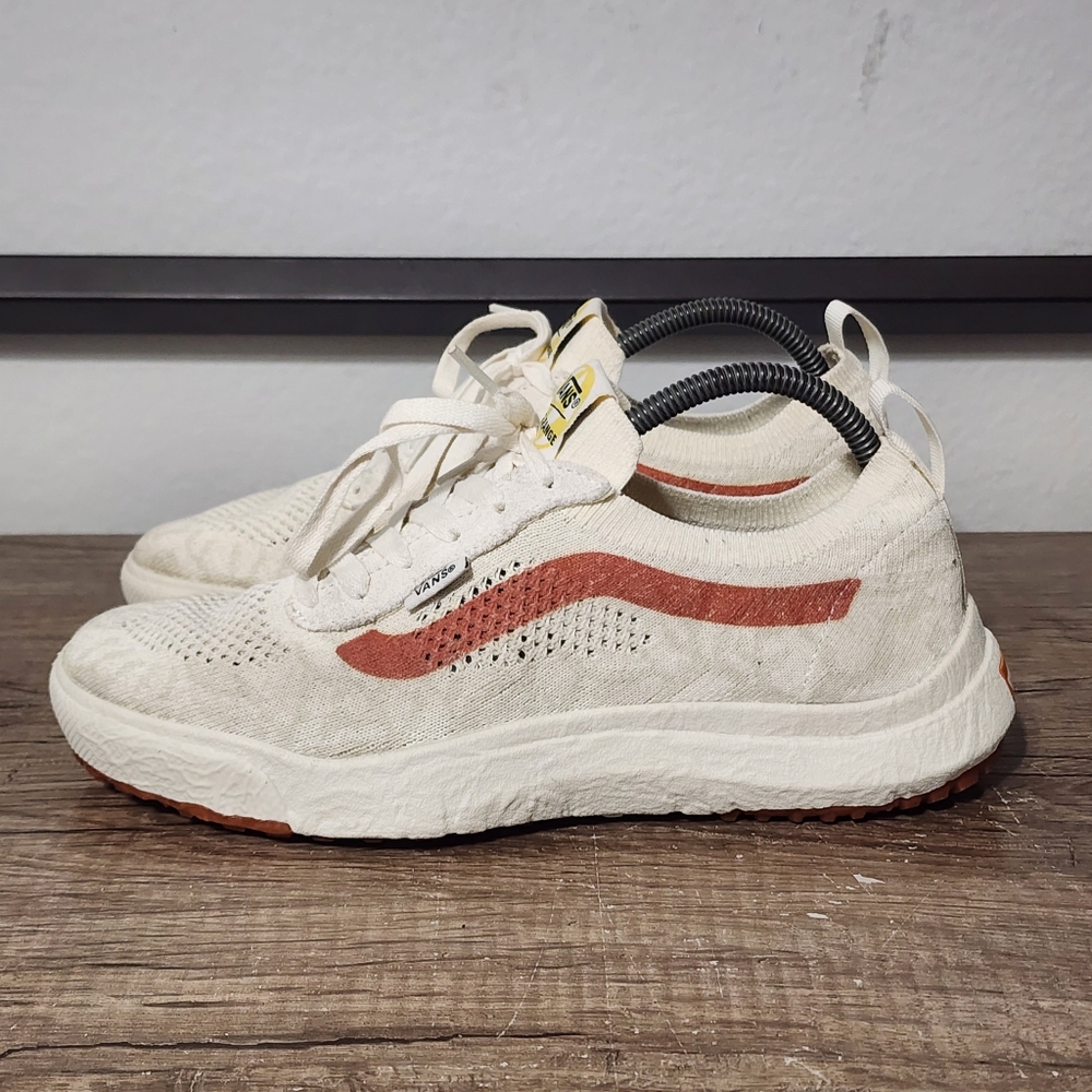 Vans Ultrarange VR3 x Juju Serf Club Women's Skate Shoes Size 8.5 Marshmallow.